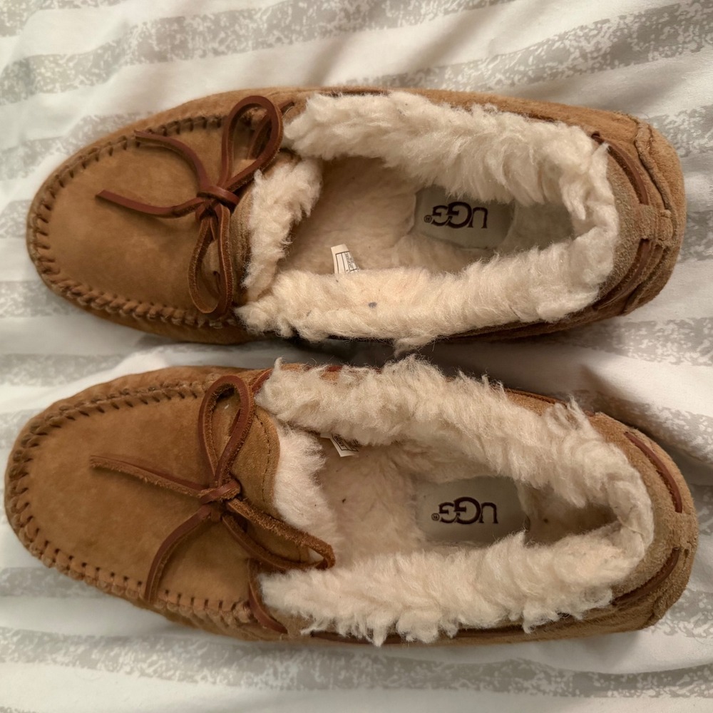 UGG Dakota Chestnut Suede Moccasin Slippers 5612 Brown Womens Size 8